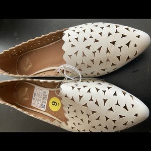 Brand new white flats!!
